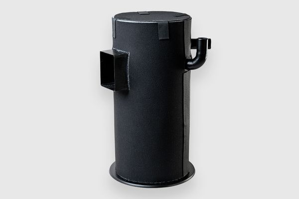 Kompressor mit Verdichterhülle Cello SB Basic schwarze Verdichterhülle um einen Dummy gewickelt und mit Klettband befestigt