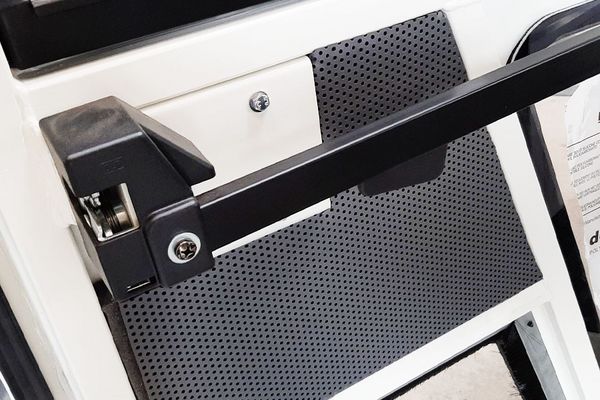 Kabinentür-Verkleidung mit Cello 485 Kabinentür-Verkleidung mit Cello 485